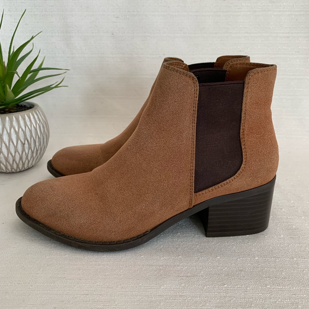 Forever 21 Light Dark Tan Suede Leather Slip On Heeled Ankle Booties Woman’s 7.5